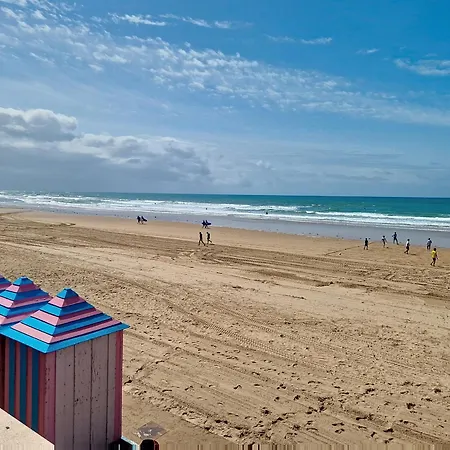 Casa de Férias Maison De T3 Avec Cour Proche Port Et - D'olonne - Fr-1-331-72 *