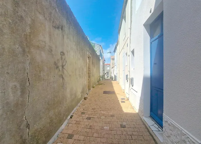 度假居 Maison De T3 Avec Cour Proche Port Et - D'olonne - Fr-1-331-72 莱萨布勒-多洛讷